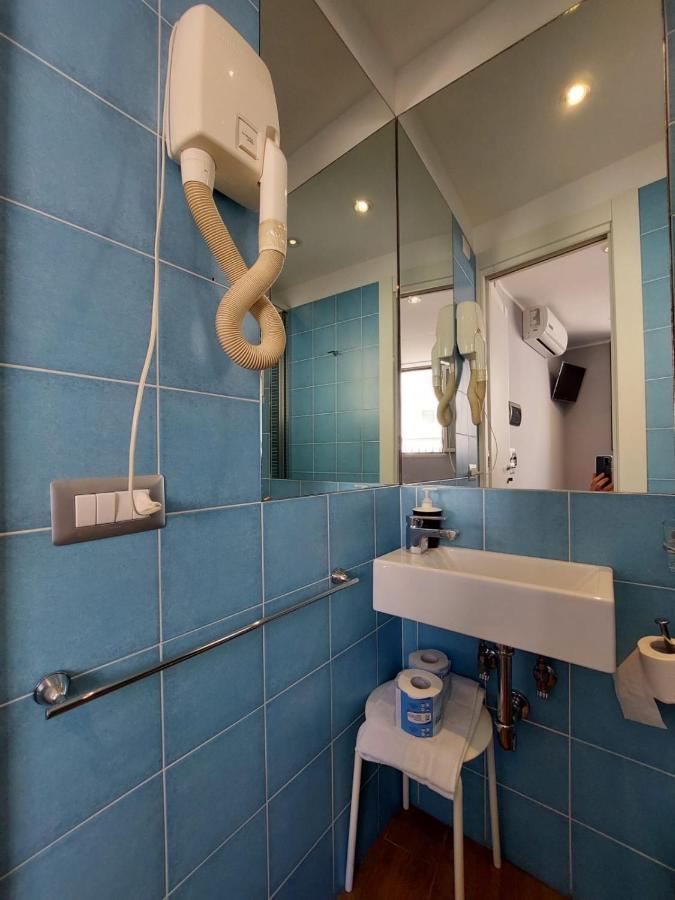 La Stanza Sul Porto Di Amalfi Camera Piccina Piccina Con Bagno Privato E Terrazzino Vista Mare Exteriör bild